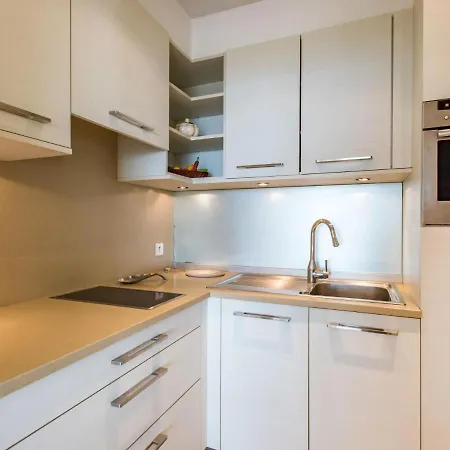 Apartment Les Trois Iles-2 By Interhome Port-Haliguen